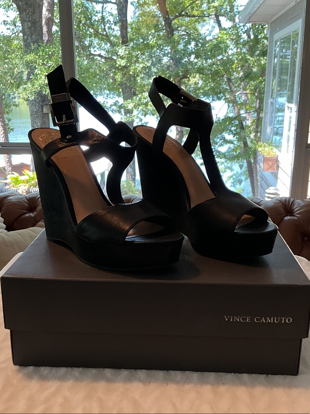 Vince Camuto Black T-Strap Platform Wedge Sandals - Picture 7 of 8